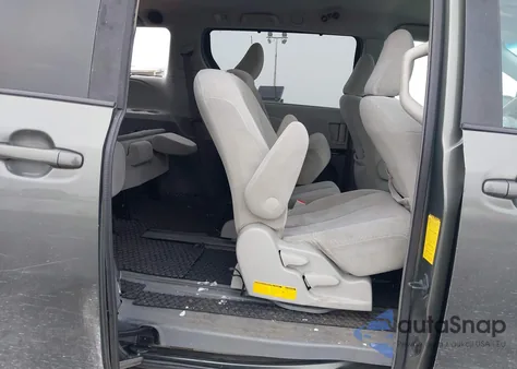 2011 Toyota Sienna Le V6 from USA, damaged, VIN 5TDKK3DC8BS013815